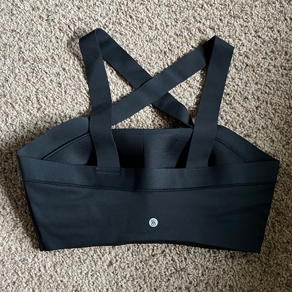 Strappy sports bra - Picture 2 of 3